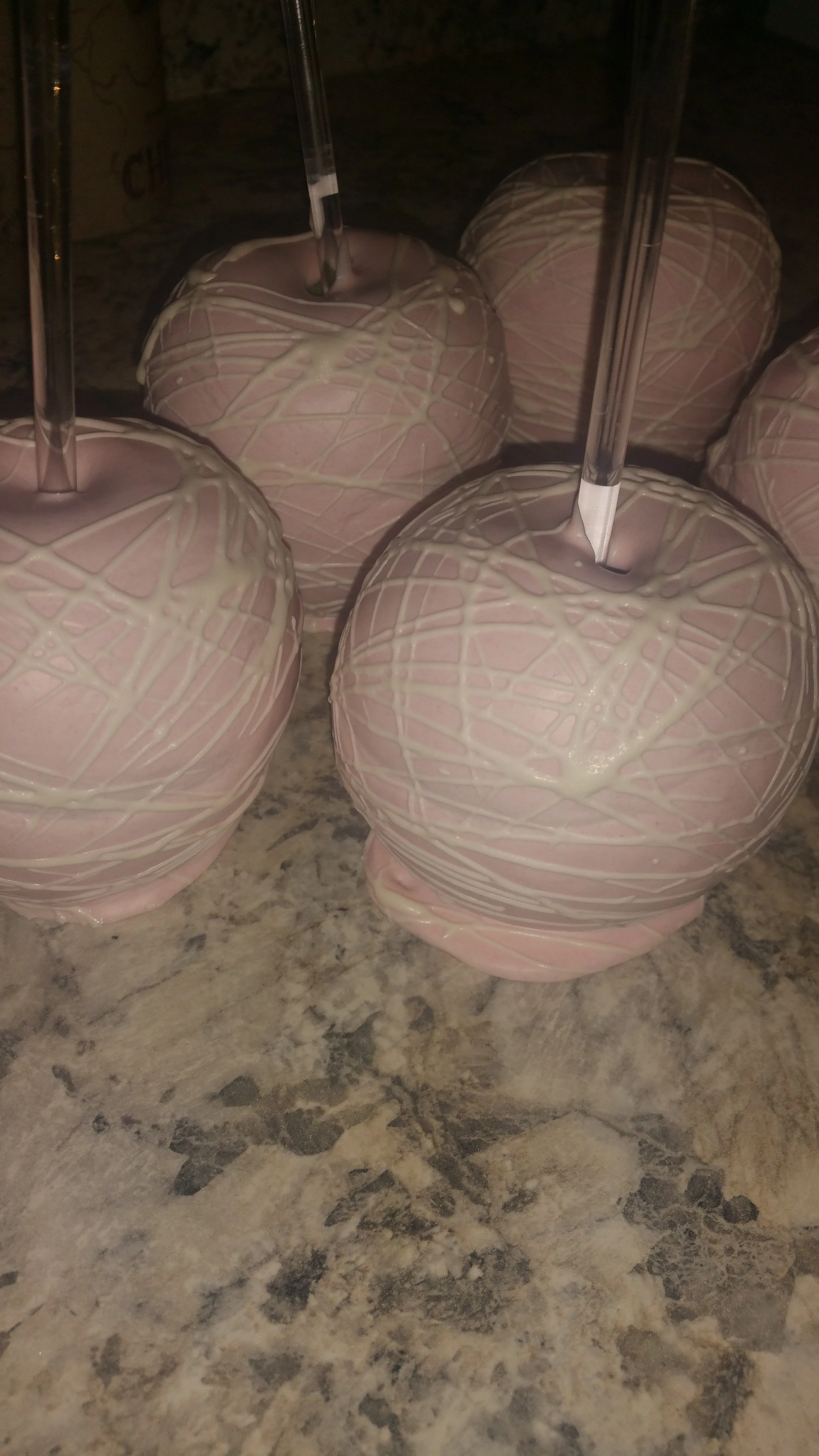 Apples - Chocolate Covered/Dipped (Pink w/ White Drizzle)