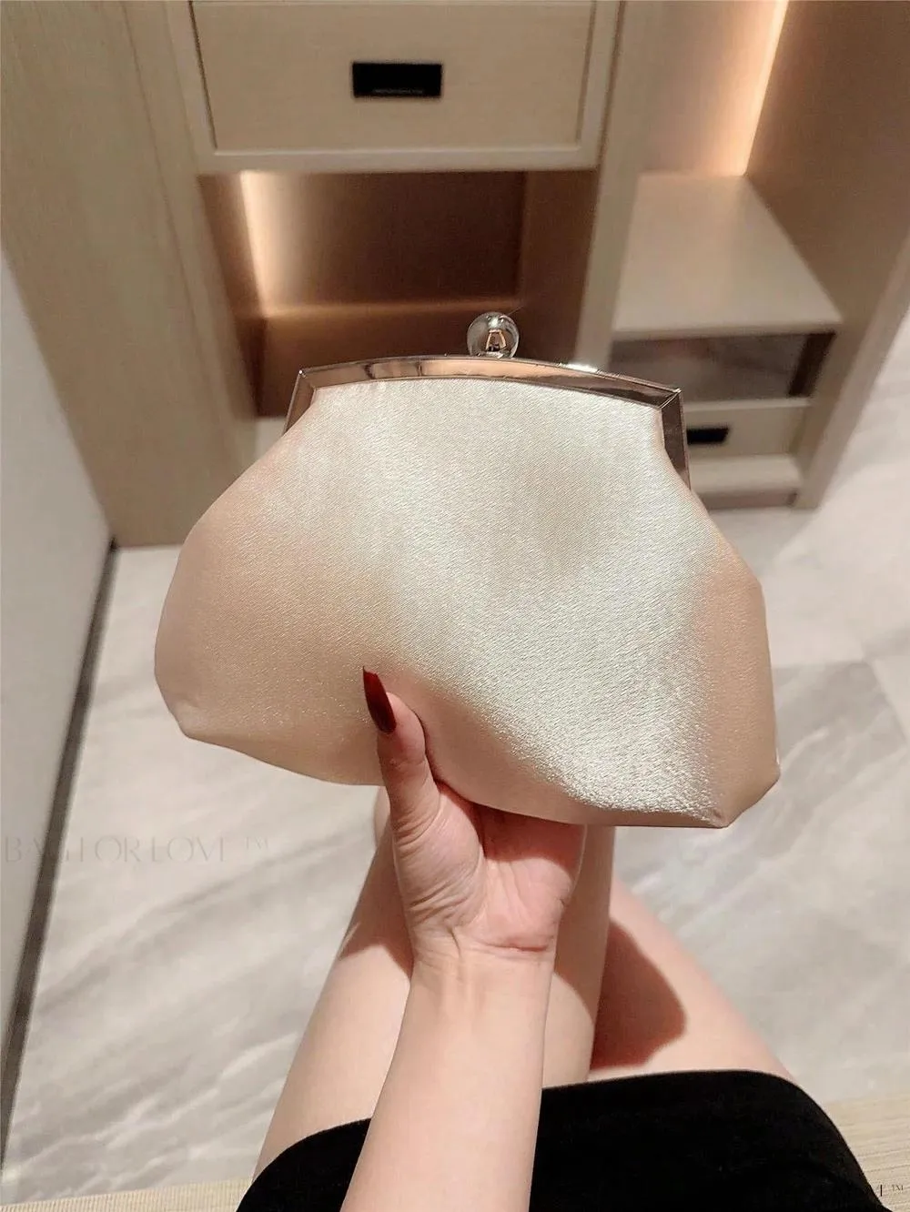 BagForLove - Elegant White Wedding Handbag with Chain and Faux Pearls