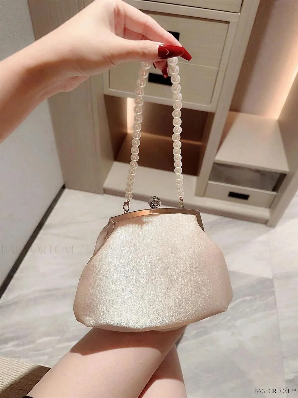 BagForLove - Elegant White Wedding Handbag with Chain and Faux Pearls