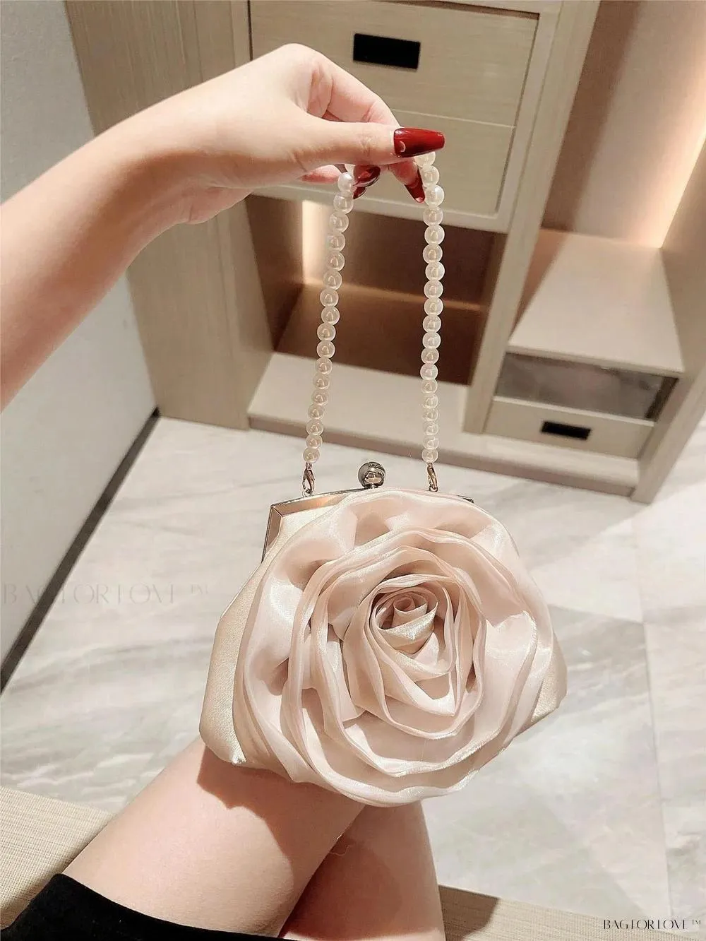 BagForLove - Elegant White Wedding Handbag with Chain and Faux Pearls