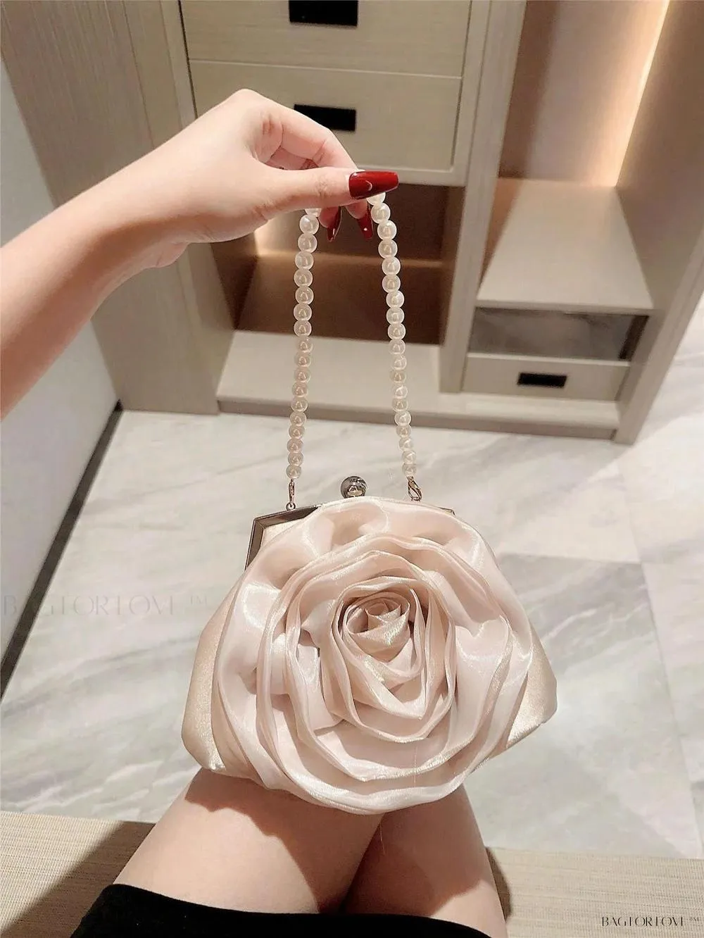 BagForLove - Elegant White Wedding Handbag with Chain and Faux Pearls
