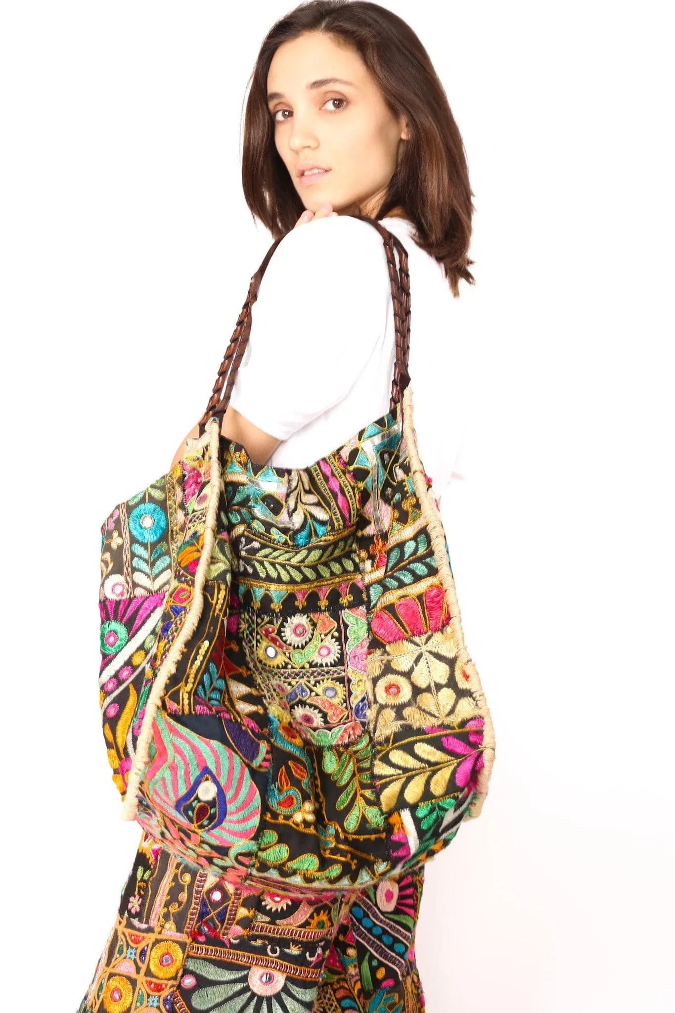 BOHO EMBROIDERED PATCHWORK BAG WILMA