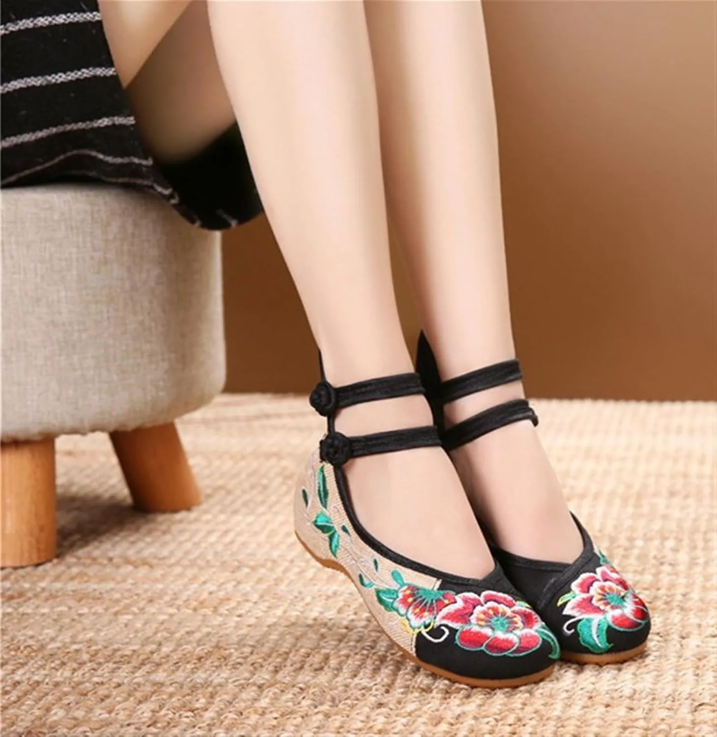 Chinese Traditional Floral Embroidered Shoes for Women Ethnic Style Round Toe Ankle Strap Canvas Sandals Handmade Mary Jane Flat Dress Loafers