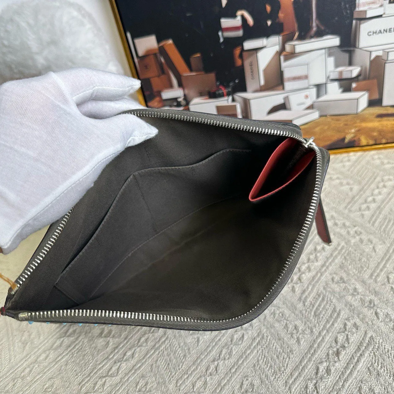 Fendi Pre-loved Bug Eyes Clutch in Grey Leather