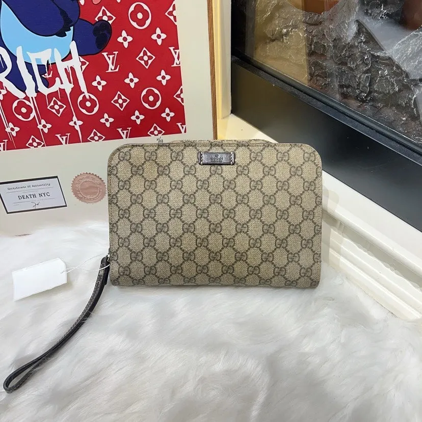 Gucci GG Supreme Beige Clutch Bag