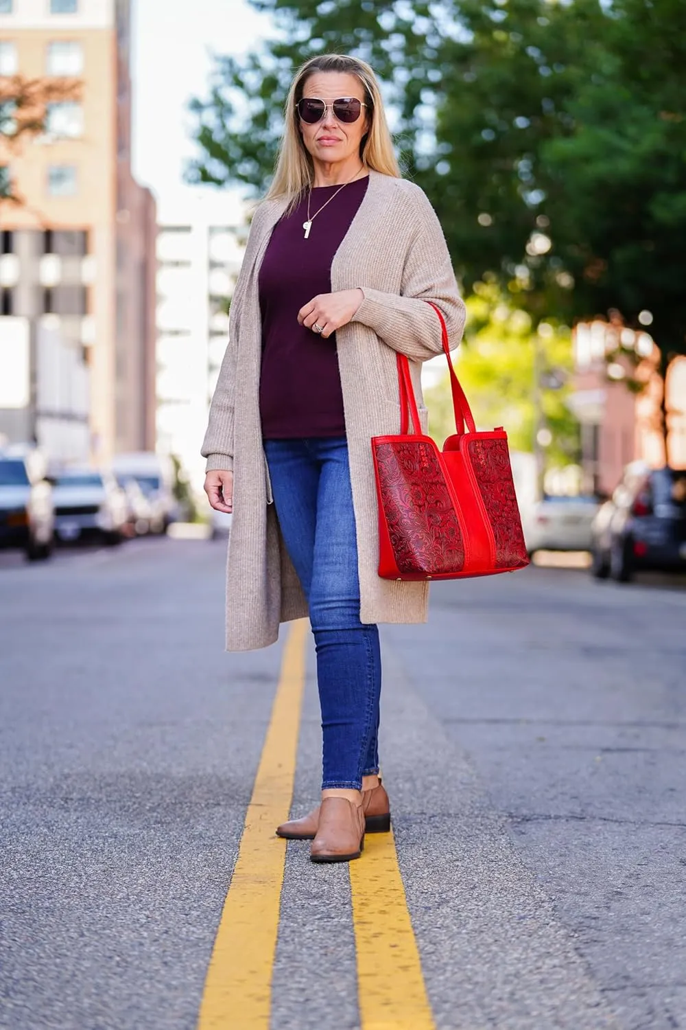 JESSIE & JAMES | Cassidy Tooled Women Concealed Carry Tote Bag with Lock and Key, Top Handle Shoulder Bag with Wristlet