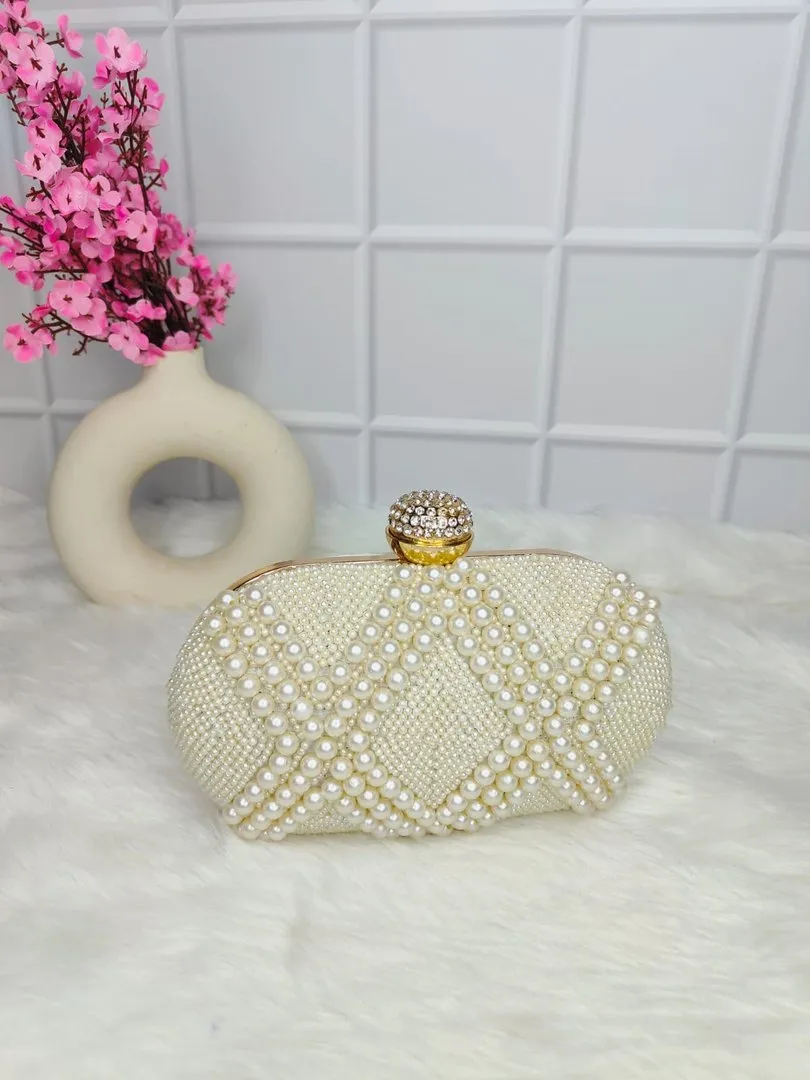 Jiara Pearl Clutch
