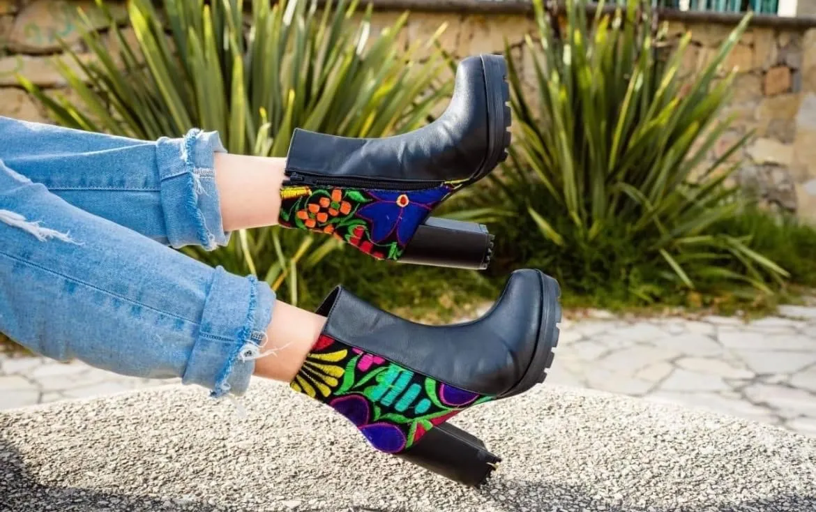La Santa Art Mx Mexican Textile Goatskin Leather Boots with Floral Embroidery, 10 cm heel. Botas con textiles mexicanos.