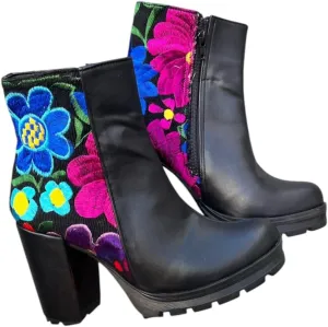 La Santa Art Mx Mexican Textile Goatskin Leather Boots with Floral Embroidery, 10 cm heel. Botas con textiles mexicanos.
