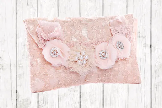 Lace clutch purse. Pale pink.