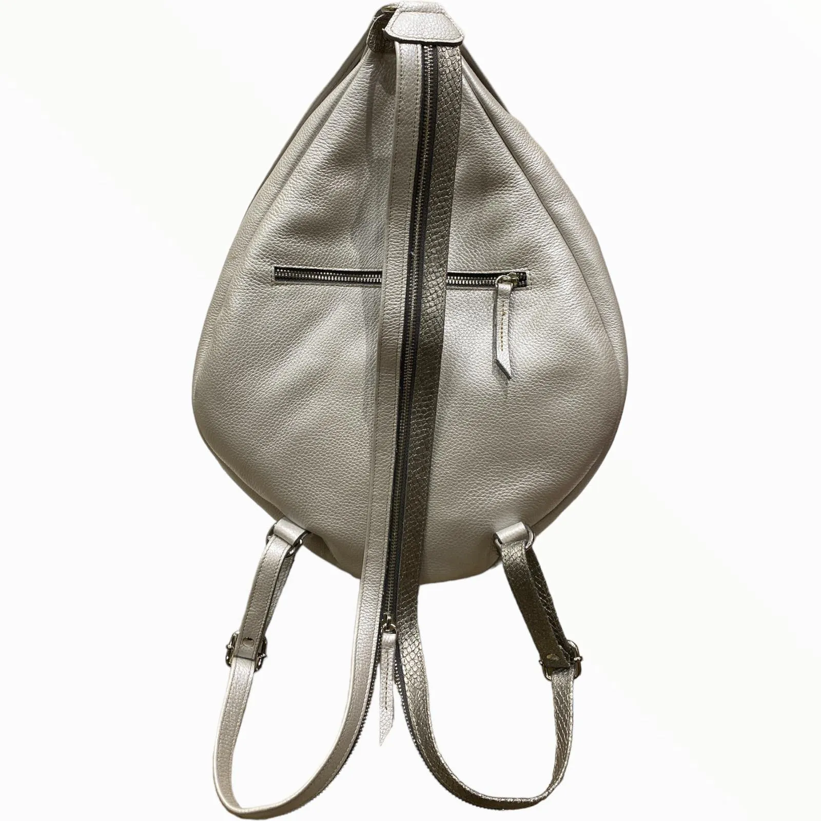 Lara. Pearl and silver leather backpack