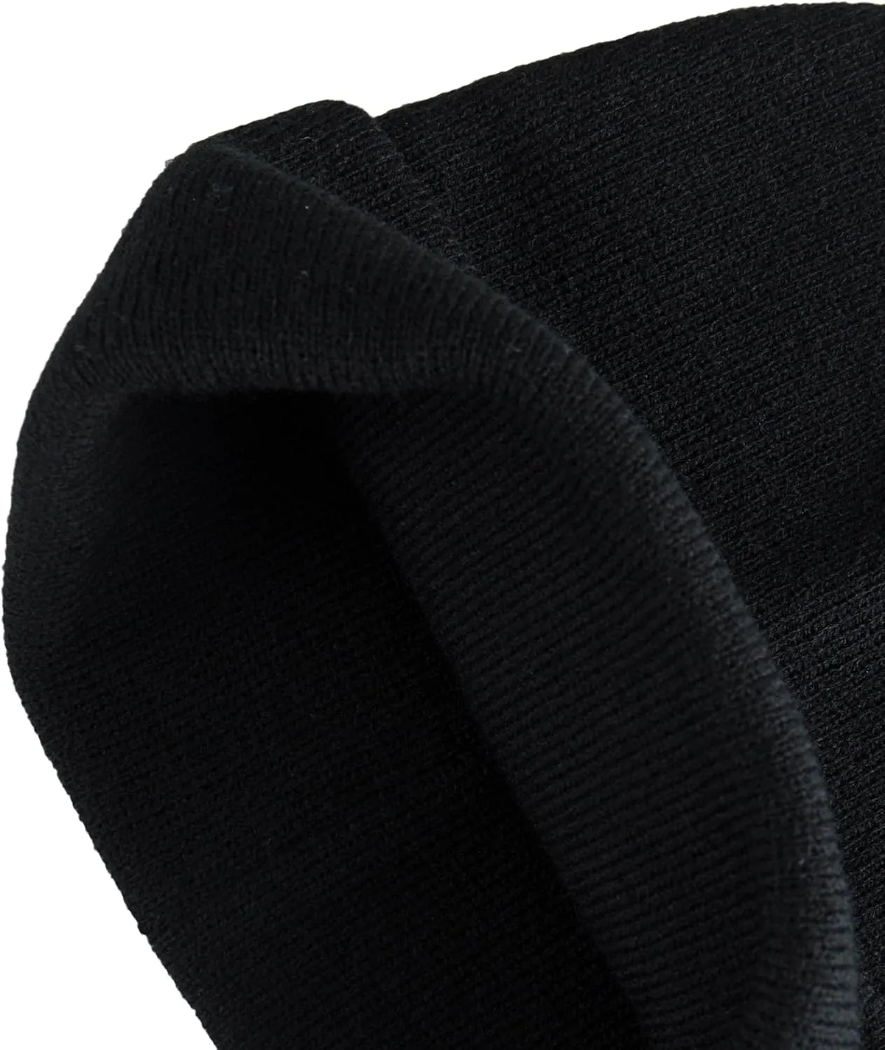 Levi's All Season Comfy Leather Logo Patch Cuffed Hero Beanie