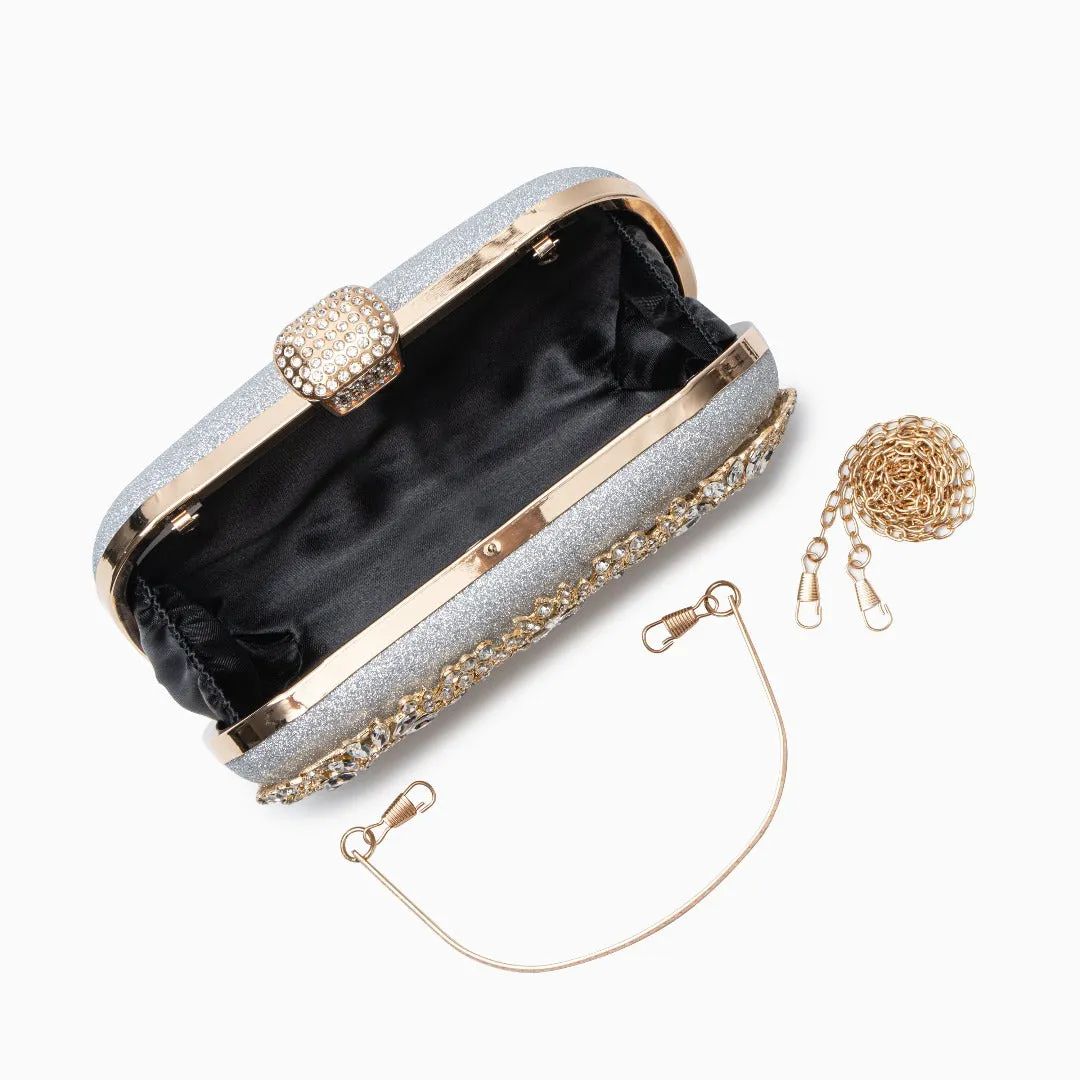 Luxurious rhinestone clutch – a glamorous statement piece