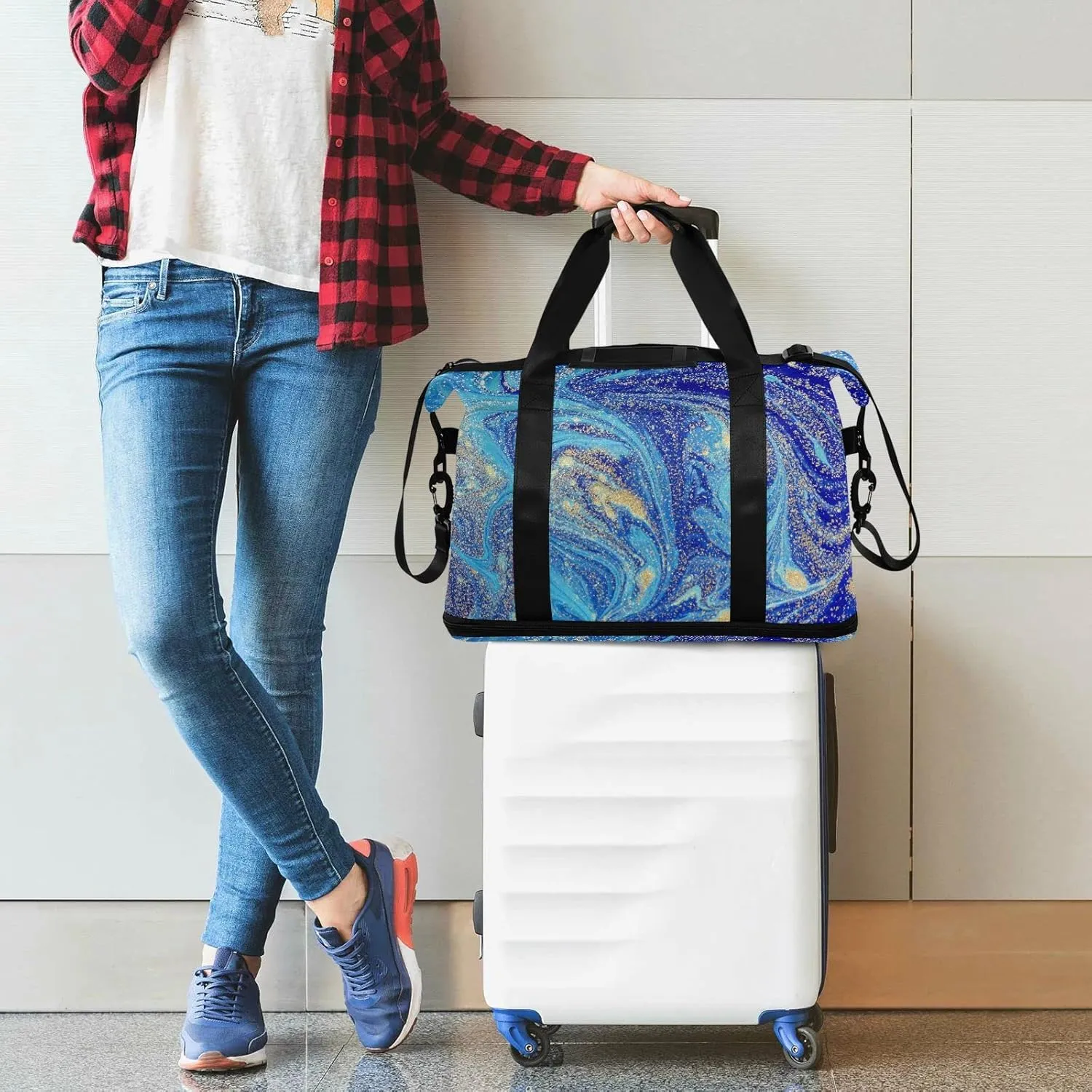 Marbled Blue Abstract Golden Sequins Liquid Ink Paint Gym Duffel Bag, Polyester Travel Weekender Luggage Handbag with Waterproof Pocket for Wet Items, Unisex Foldable Tote for Sports