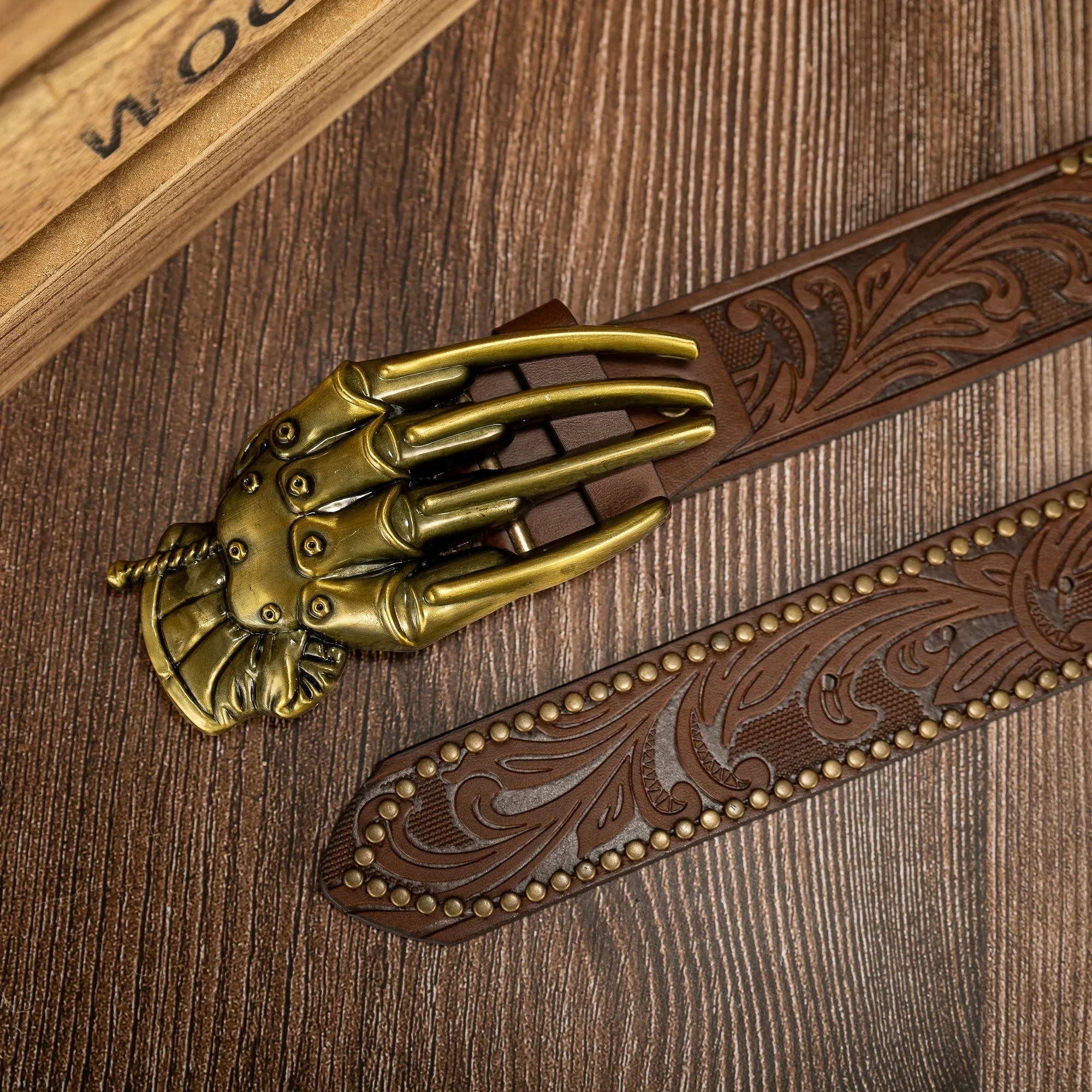 Men's Phoenix Tail Embossed Belt with Mechanical Glove Clasp
