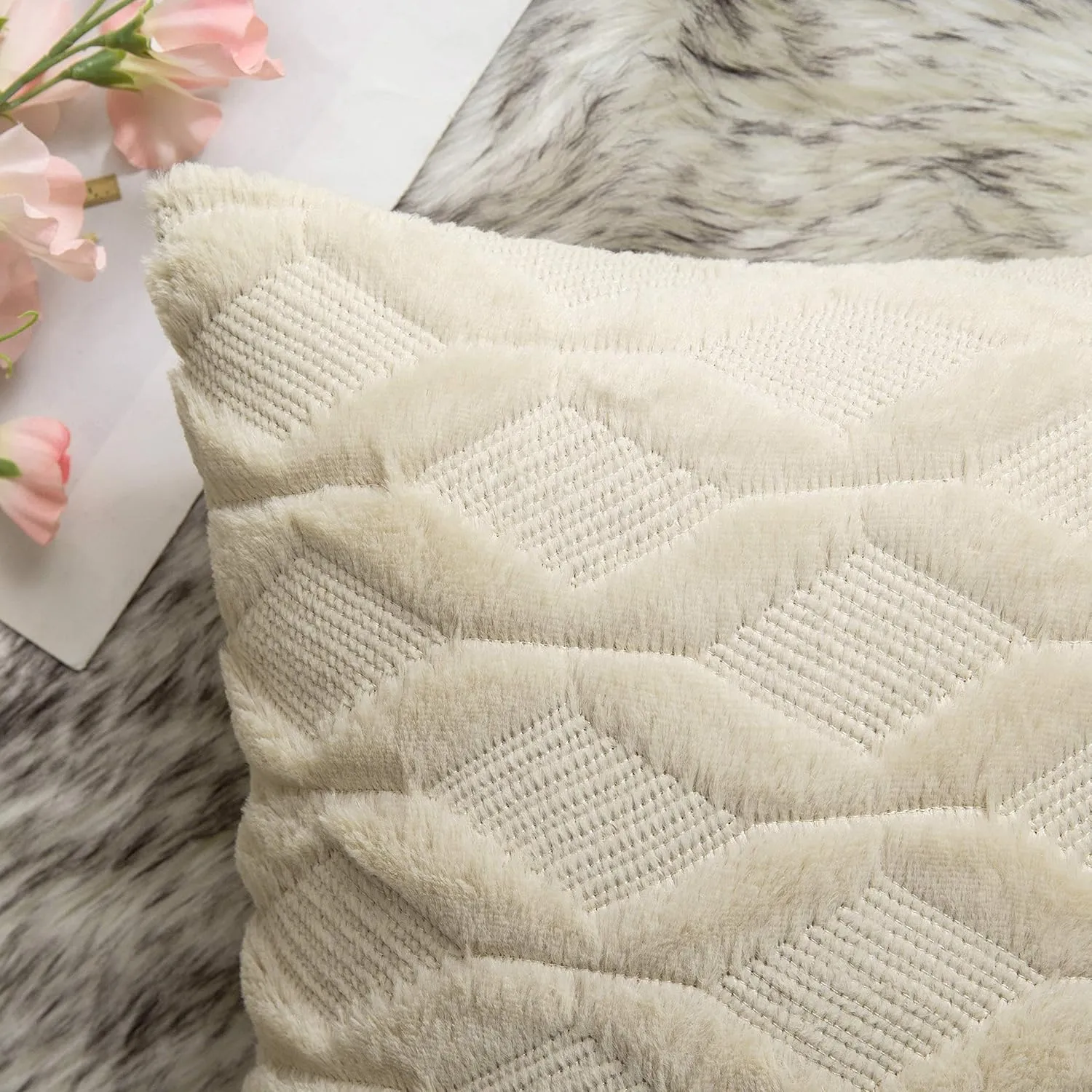 MIULEE Beige Christmas Throw Pillow Covers 18x18 Set of 2 Spring Decorative Farmhouse Couch Throw Pillows Boho Shells Cute Soft Plush Wool Winter Pillowcases for Bedroom Living Room Sofa