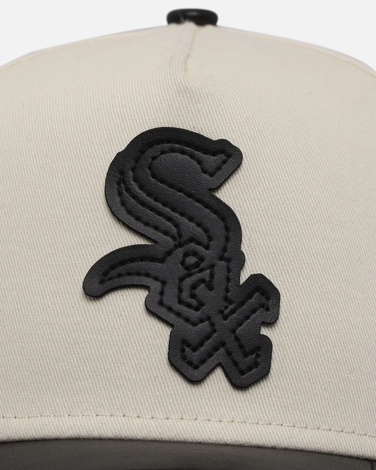 New Era Chicago White Sox 'Leather Visor' 9FORTY A-Frame Snapback Chrome White/Black