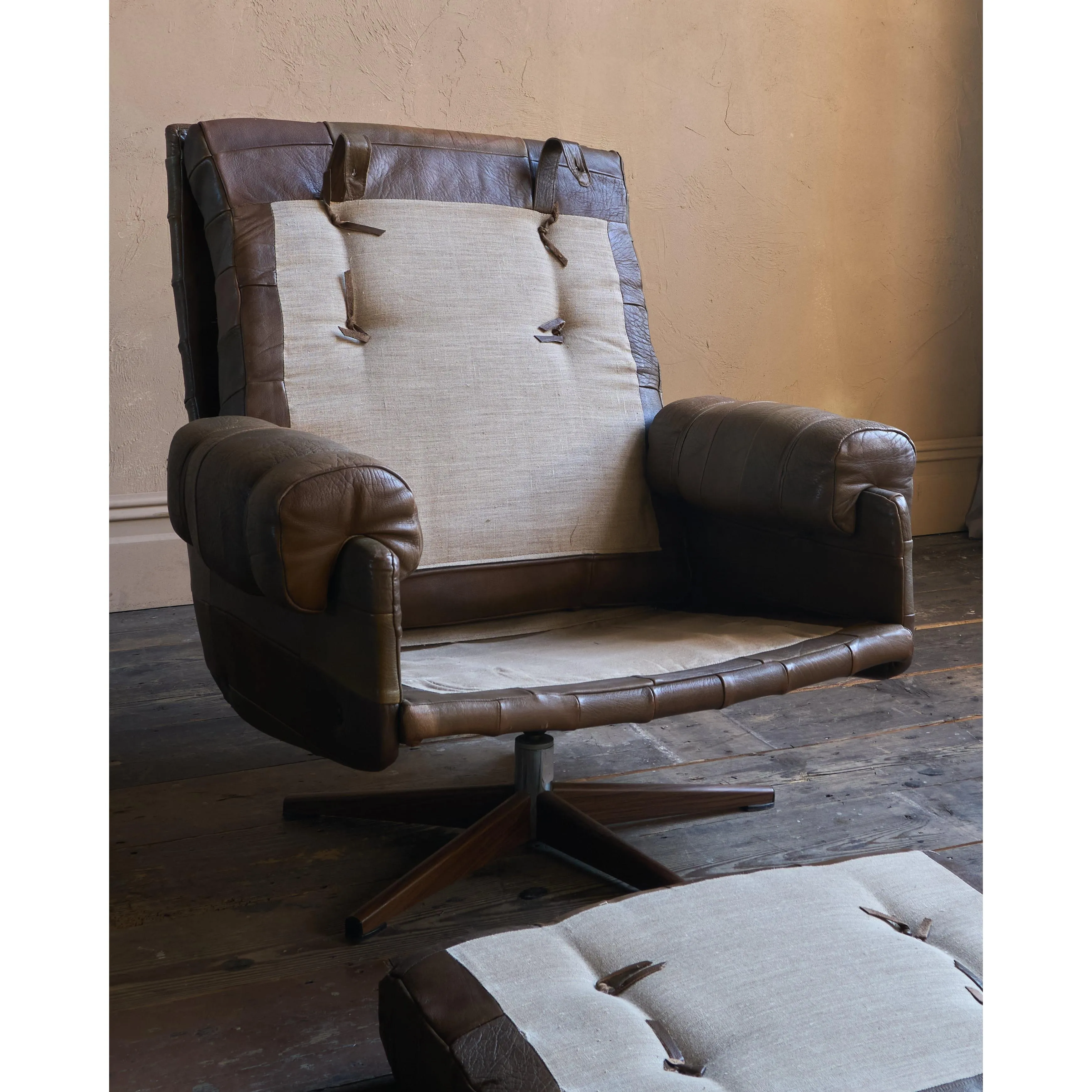 OPE Möbler Leather Swivel Armchair