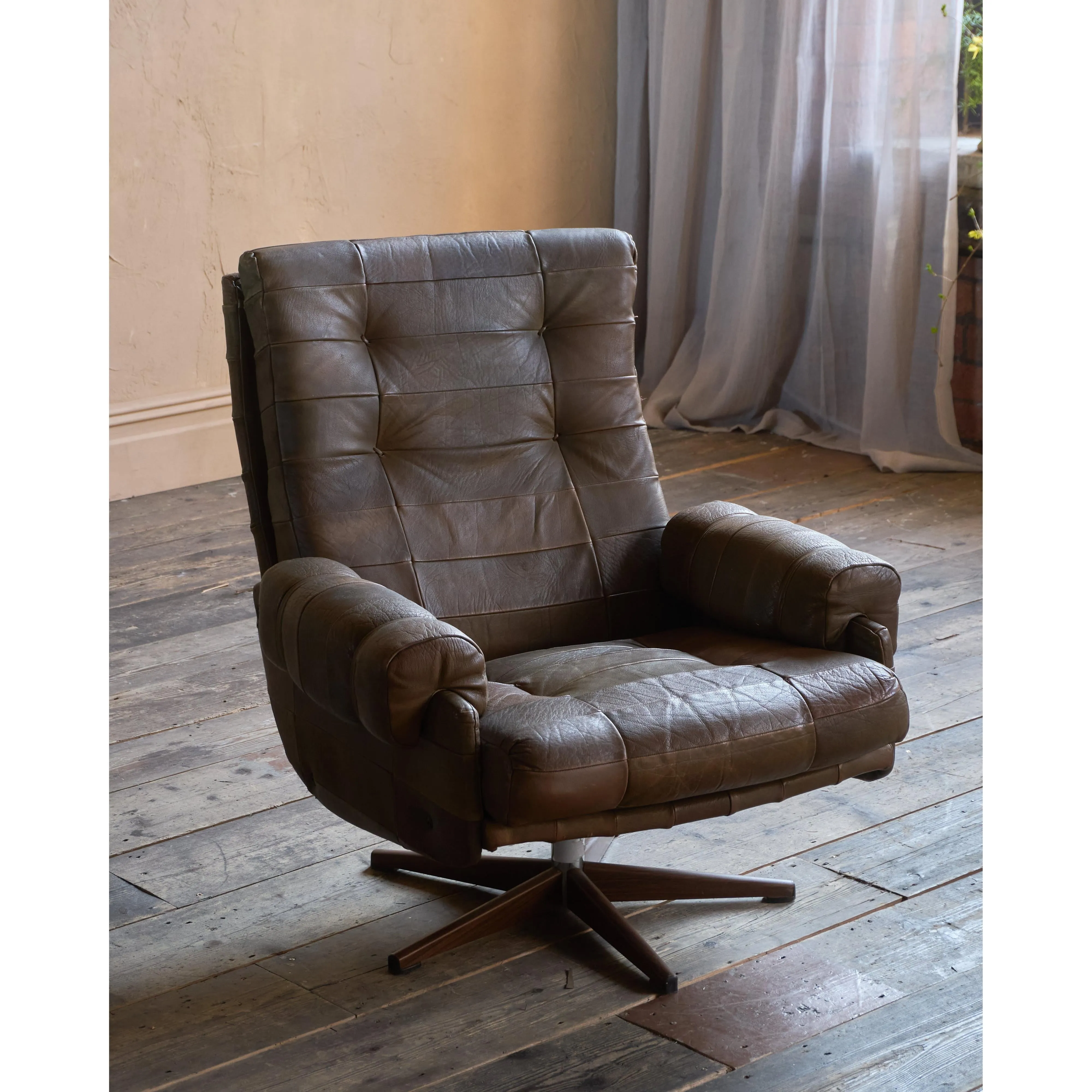 OPE Möbler Leather Swivel Armchair