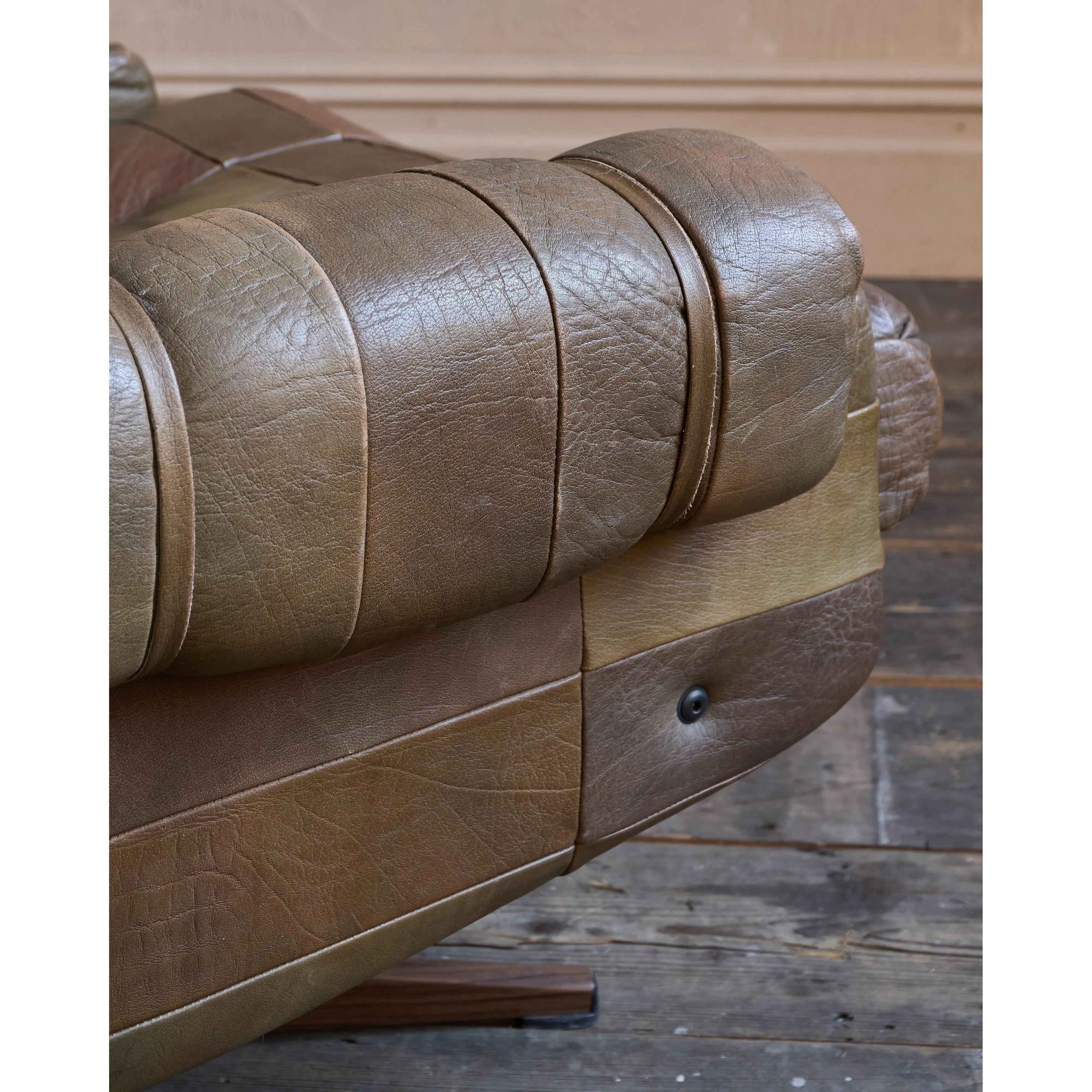 OPE Möbler Leather Swivel Armchair