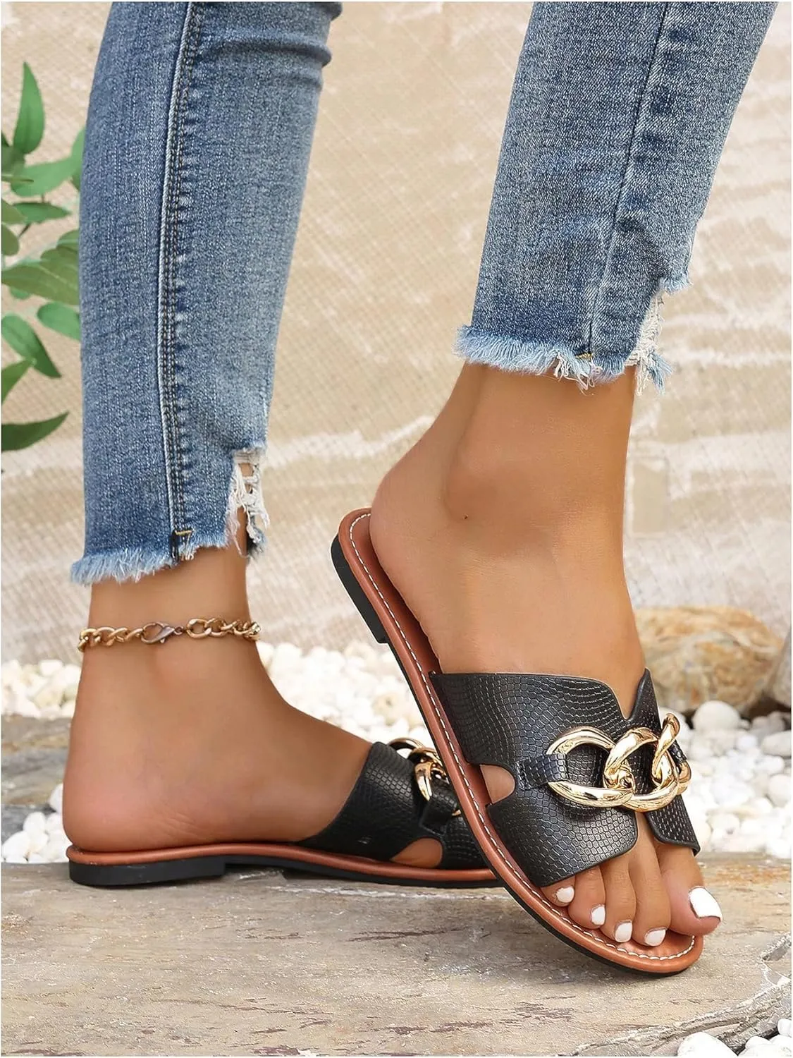 Verdusa Women's Open Toe Chain Flat Sandals Faux Leather Summer Slippers Slip on Slides